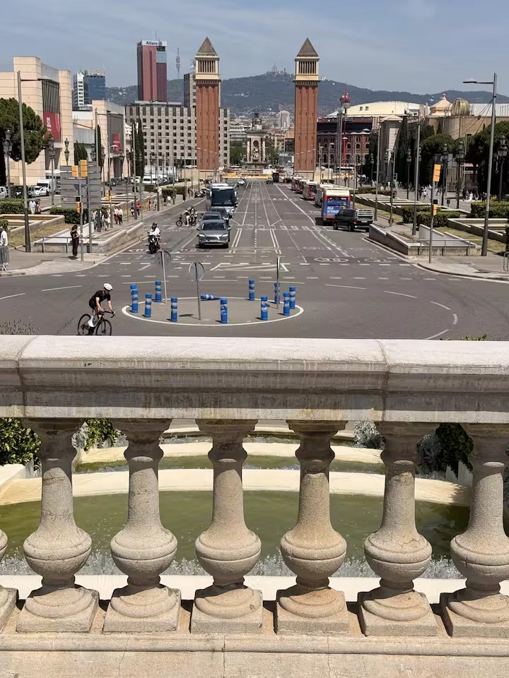 Die nahe gelegene Plaça d’Espanya